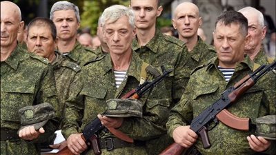 صحيفة بريطانية: هروب آلاف الجنود الروس من التعبئة العسكرية 