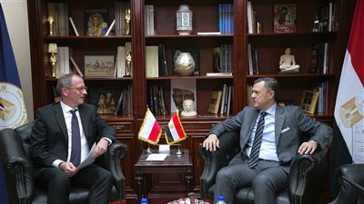 وزير السياحة والآثار يلتقي سفير بولندا بالقاهرة لمناقشة تعزيز سبل التعاون