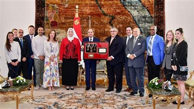 السيسي يتسلم جائزة لجنة الأولمبياد الخاص الدولى ويتابع مستجدات مشروع توشكي