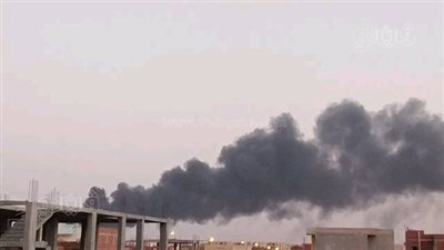 مشاهد مرعبة.. اللقطات الأولى لحريق مصنع مراتب العاشر من رمضان | فيديو