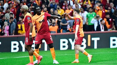 الدوري التركي، جالطة سراي يتقدم 2-1 أمام طرابزون بالشوط الأول 