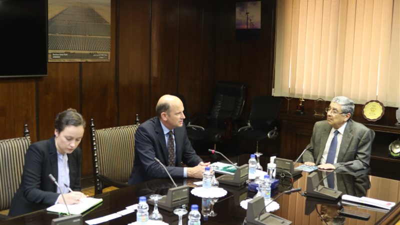 وزير الكهرباء