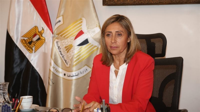 وزيرة الثقافة