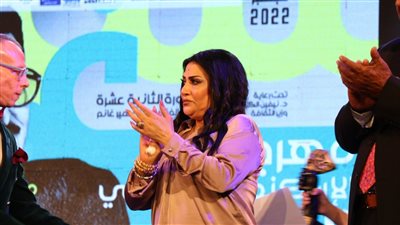 بدرية طلبة تبكي في ختام 