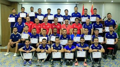 جمال الغندور يسلم شهادات التقدير لحكام العراق في ختام معسكر الإعداد | صور 