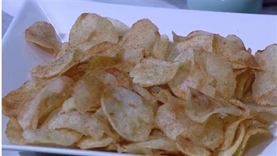 زي الجاهز.. تعرفي على طريقة لإعداد الشيبسي المقرمش في البيت|فيديو 