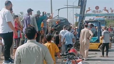 الصور الأولى لحادث تصادم قطار بسيارة ملاكى وإصابة 4 أشخاص بالشرقية