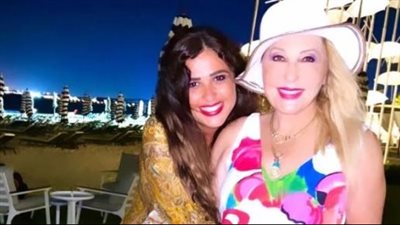 نادية الجندي تدافع عن ياسمين عبد العزيز وتلمح إلى فنان يتعمد تشويه صورتها | فيديو