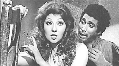 نادية الجندي: أنا اللي قدمت أحمد زكي للجمهور ومكانش يقدر ينافسني في دور العرض | فيديو