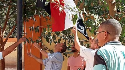 وكيل تعليم أسيوط يشدد على رفع علم مصر بالمدارس لتعزيز الانتماء لدى الطلاب