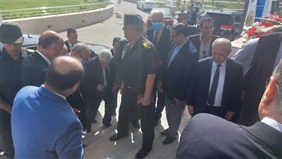 وزير التعليم العالي يتفقد بدء الدراسة بجامعة بنها الأهلية بالعبور 