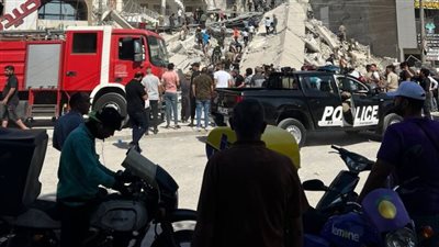 إنقاذ 13 شخصا من تحت أنقاض مبنى في بغداد