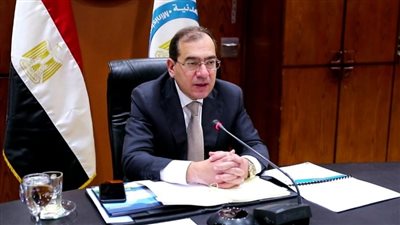 تأميم‭ ‬«بزنس‭ ‬النقل»‬‭ ‬في‭ ‬وزارة‭ ‬البترول.. الوزارة‭ ‬تستغل‭ ‬خسائر‭ ‬حريق‭ ‬شاحنتين‭ ‬محملتين‭ ‬بالزيت‭ ‬في‭ ‬طريق‭ ‬السويس‭ ‬لاستعادة‭ ‬مكاسب‭ ‬خطوط‭ ‬الأنابيب