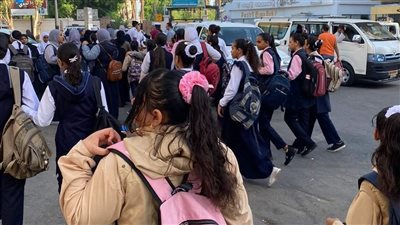 ١٠ صور ترصد أول أيام الدراسة في الأقصر