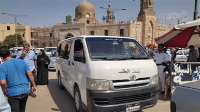 تشييع جثمان المخرج عبد اللطيف زكي من مسجد السيدة نفيسة |فيديو وصور