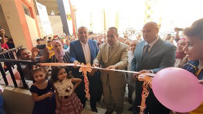 محافظ شمال سيناء يفتتح مدرسة ابتدائي وسوق تجاري بالعريش| صور