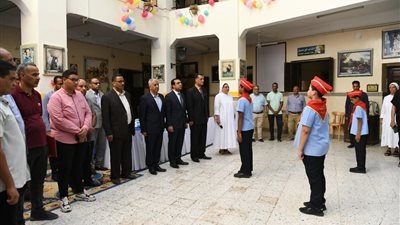 انتظام الطلاب في أول يوم دراسي بمدارس قنا|صور