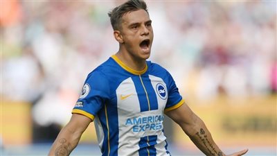 تروسارد يحرز هدف برايتون الأول في مرمى ليفربول