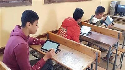 فصل طالب أول أيام الدراسة لتركه الحصة الدراسية بأسيوط