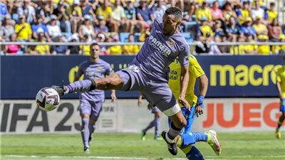 فياريال يتعادل سلبيا مع قادش في الدوري الإسباني