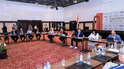 وزير السياحة: نستهدف زيادة 30% في الحركة السياحية الوافدة لمصر