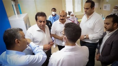 وزير الصحة يتفقد مشروع إنشاء وتطوير «وحدة طب أسرة الجزيرة» ويُشيد بجودة الخدمات