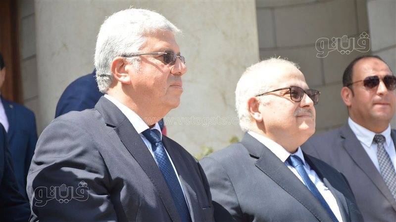 الدكتور أيمن عاشور