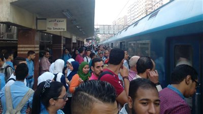 أول تعليق من مترو الأنفاق حول توقف حركة القطارات بالخط الأول