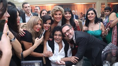 الكينج ونجوم الفن والإعلام يحتفلون بزفاف سالي عبد السلام ومؤمن الباز | صور