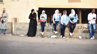 التلاميذ على أسوار الدائري.. شاهد طرق مواصلات الطلاب في أول أيام العام الدراسي| صور