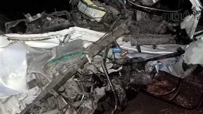 إصابة 12 شخصا في تصادم 4 سيارات على طريق 