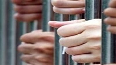 حبس عاطلين بتهمة حيازة 12 كيلو جرام حشيش بطريق القاهرة – الإسماعيلية