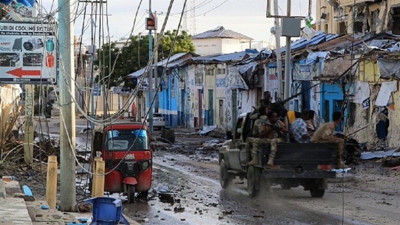 مقتل 10 عمال في هجوم