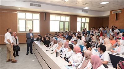 وزير التعليم العالي يتابع انتظام الدراسة بجامعة المنصورة الأهلية