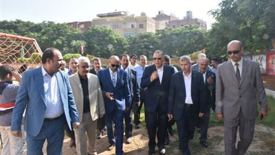 محافظ الشرقية يتابع النشاط الرياضي بمدرسة الجمهورية الابتدائية 