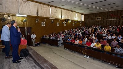 رئيس جامعة سوهاج يتابع سير العملية التعليمية بالحرم الجامعي القديم |صور