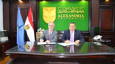 رئيس جامعة الإسكندرية يوقع اتفاقية تعاون مع جامعة ألاباما الأمريكية