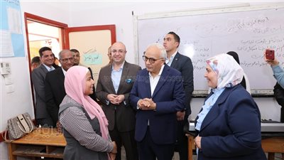 وزير التعليم يشدد على تذليل الصعاب أمام التلاميذ 