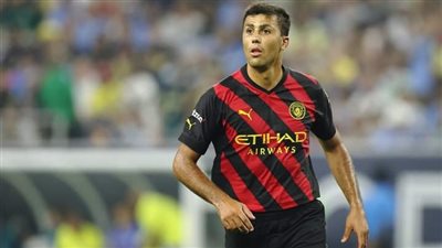 الإجهاد يبعد رودريجو هيرنانديز عن ديربي مانشيستر 