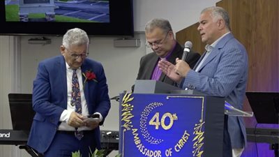 رئيس الإنجيلية بمصر يشارك في تكريم القس هشام كامل راعي الكنيسة العربية بكاليفورنيا