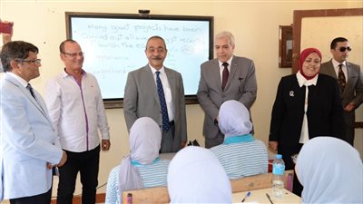 محافظ الإسماعيلية يوجه بتركيب 36 مروحة بمدرسة أم الأبطال