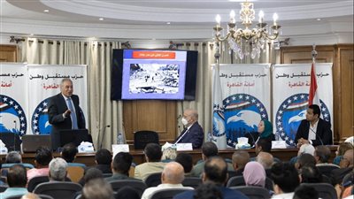 ندوة تثقيفية ومعارض سلع مخفضة فعاليات مستقبل وطن في أول يوم دراسة 