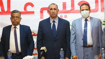 نقيب المحامين يشهد حفل تكريم المتفوقين بـ