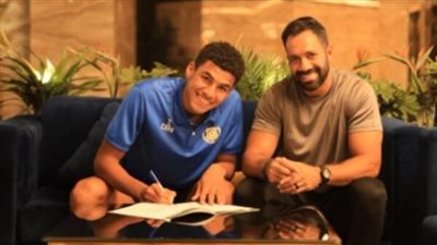الإسماعيلي يجدد عقد مدافعه ولاعب المنتخب الأولمبي لـ5 مواسم
