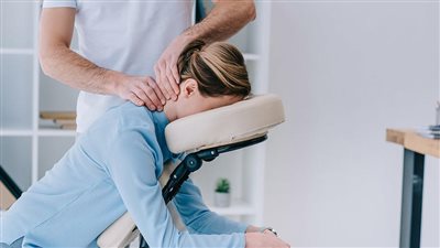 ضوابط تنظيم مهنتي التمريض والتدليك الطبي وفقا لقانون مزاولة الطب