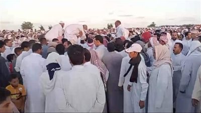 المئات من أبناء القبائل العربية يشيعون جثمان مفقودين عائلة بومطير|صور
