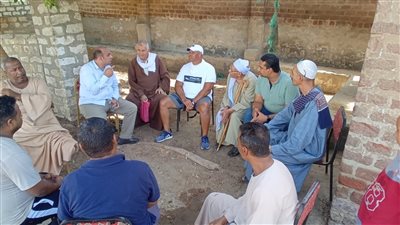 حاتم قنديل بطل التجديف يشارك في فعاليات أنشطة التوعية المائية بسوهاج