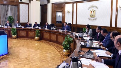 الحكومة تناقش إعداد استراتيجية جديدة للصناعة لإطلاقها خلال المؤتمر الاقتصادي