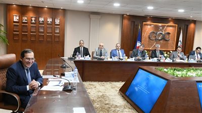 وزير البترول يبحث التعاون مع مجموعة الخُريّف السعودية