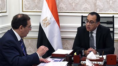 مدبولي يعقد اجتماعا مع وزير البترول بشأن احتياجات السوق في ظل استمرار الأزمة العالمية 